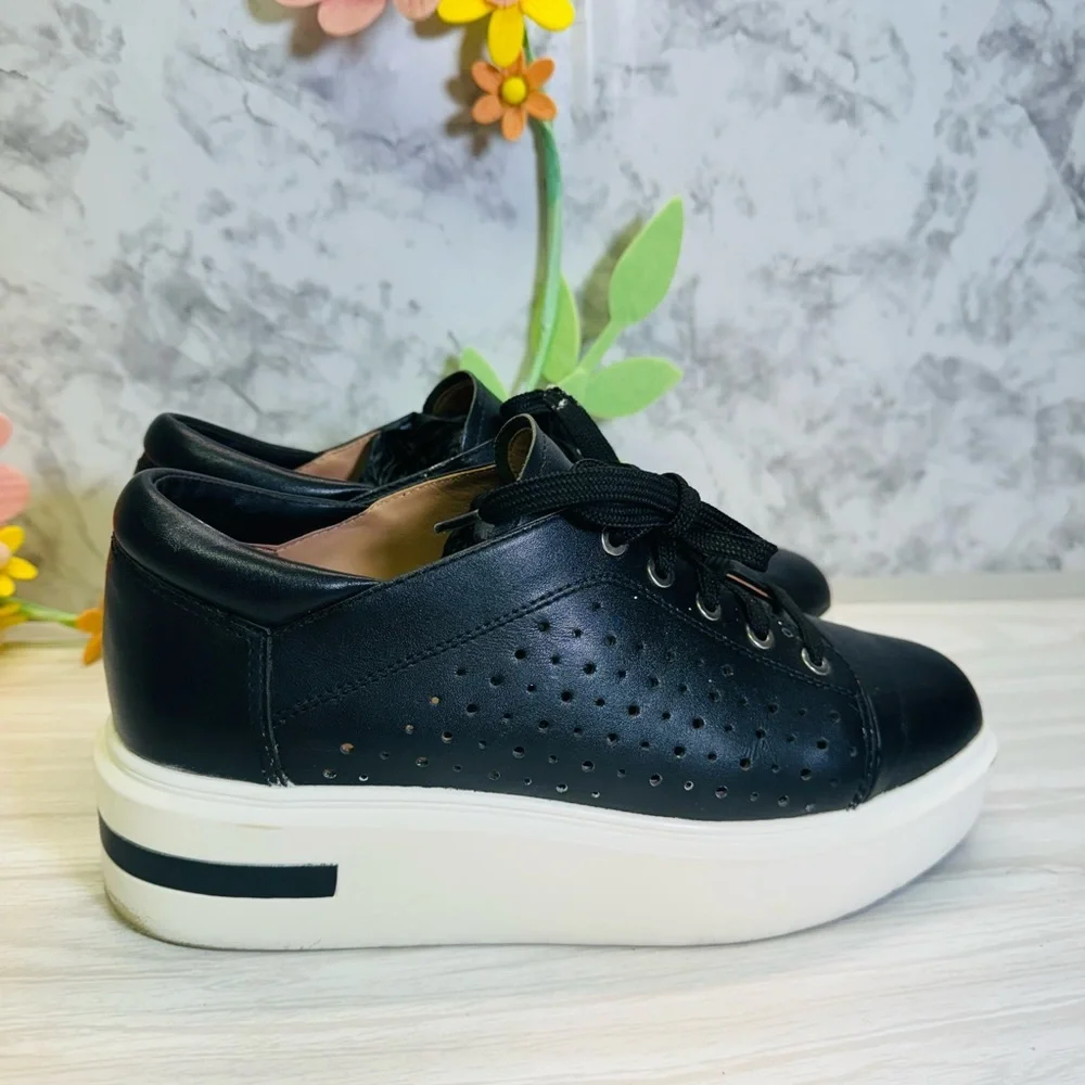 Linea Paolo Platform Wedge Sneaker Shoe with Laces; Black Leather; Size 9.5